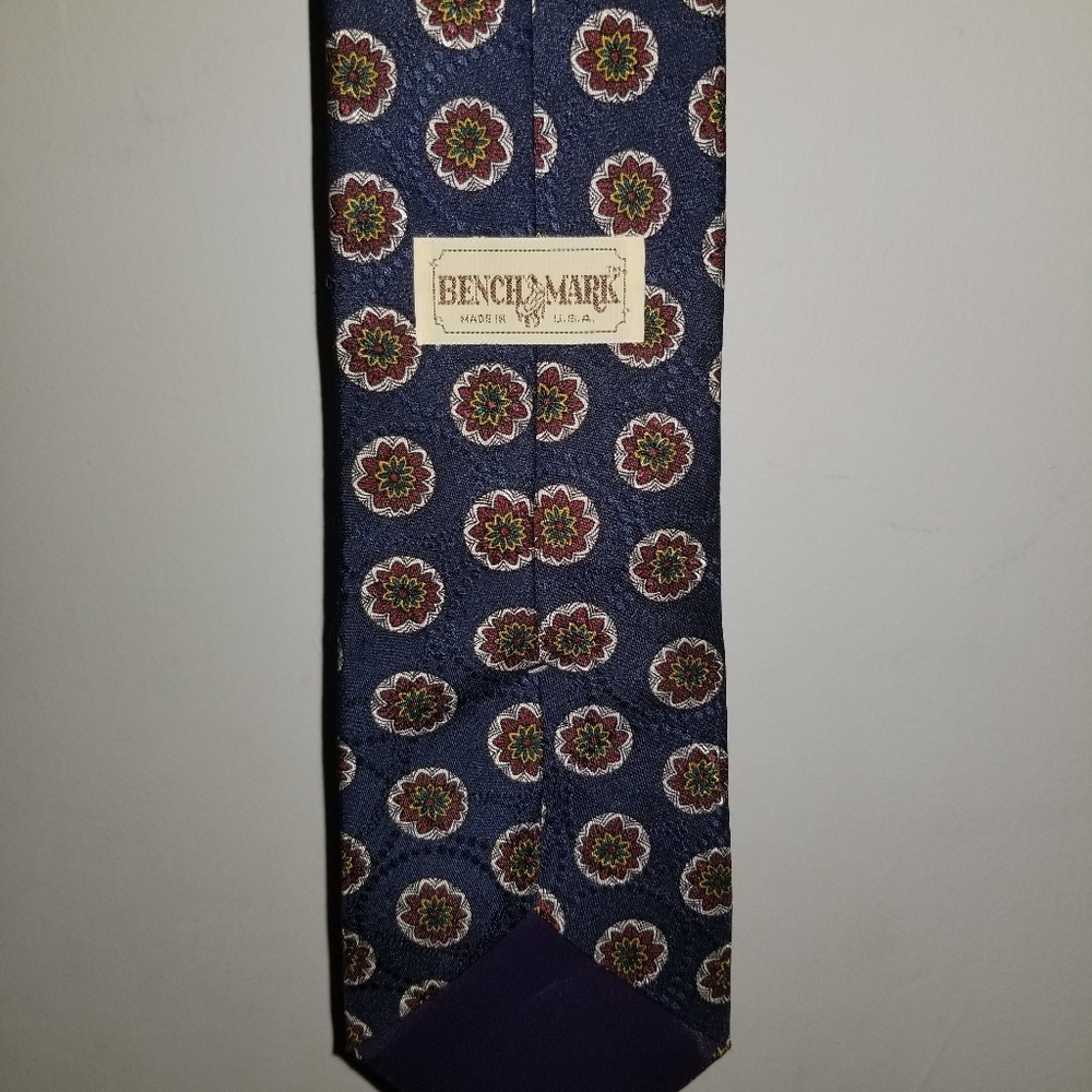 BENCHMARK Tie